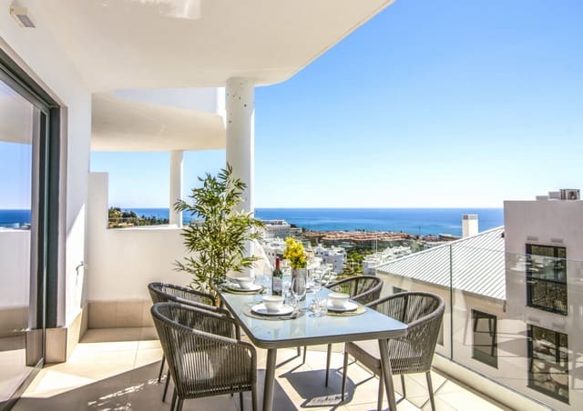 2 bedroom Apartment for sale in Fuengirola with pool garage - € 469,000 (Ref: 9756614)