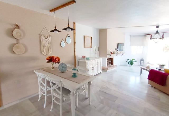 2 bedroom Penthouse for sale in Mijas Golf, Mijas with pool garage - € 345,000 (Ref: 9756616)