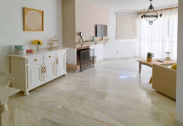 2 bedroom Penthouse for sale in Mijas Golf, Mijas with pool garage - € 345,000 (Ref: 9756616)