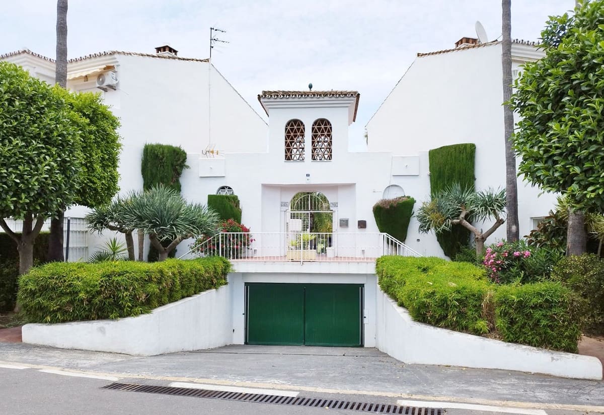 2 bedroom Penthouse for sale in Mijas Golf with pool garage - € 345,000 (Ref: 9756616)