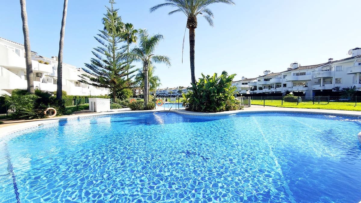 2 sypialnia Apartament na sprzedaż w Mijas Golf z basenem garażem - 350 000 € (Ref: 9756617)