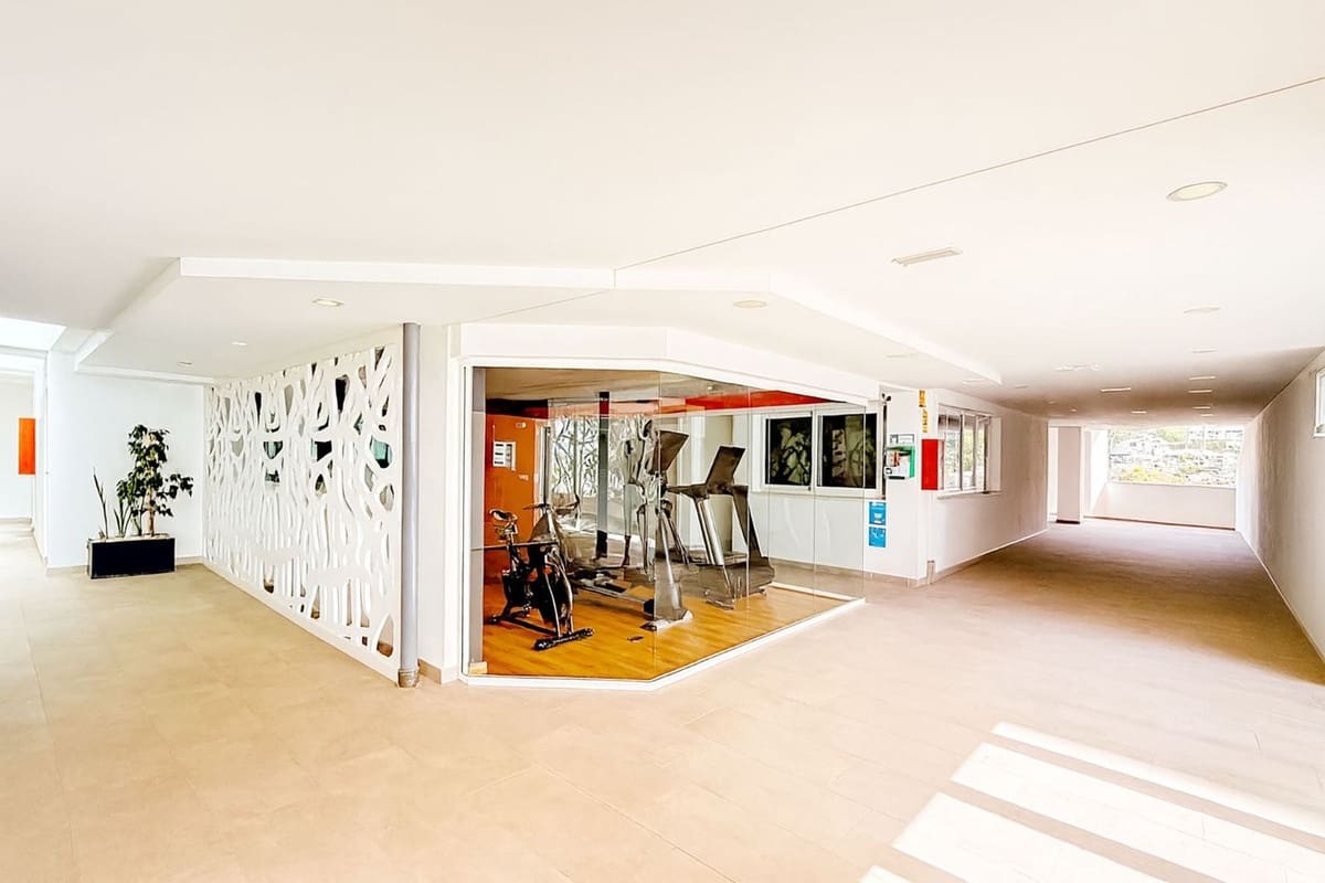 2 bedroom Apartment for sale in Fuengirola with pool garage - € 399,000 (Ref: 9756619)