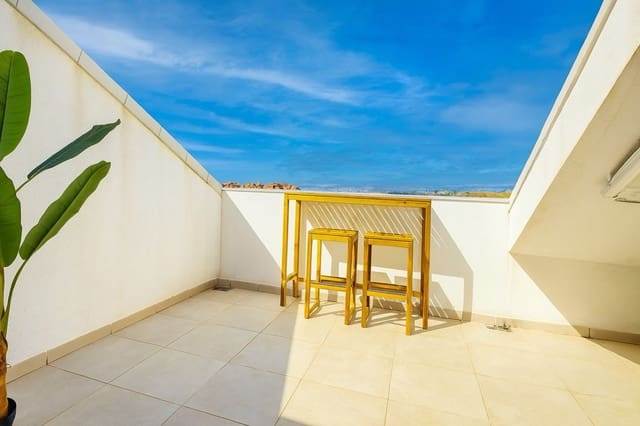 2 bedroom Apartment for sale in Fuengirola with pool garage - € 399,000 (Ref: 9756619)