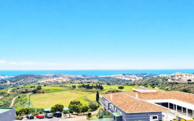 2 soveværelse Penthouse til salg i La Cala de Mijas, Mijas med swimmingpool garage - € 945.000 (Ref: 9756621)