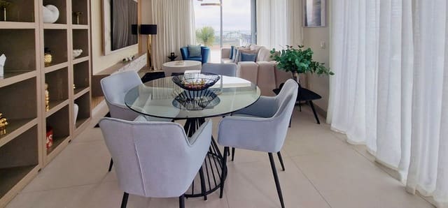 2 soveværelse Penthouse til salg i La Cala de Mijas, Mijas med swimmingpool garage - € 945.000 (Ref: 9756621)