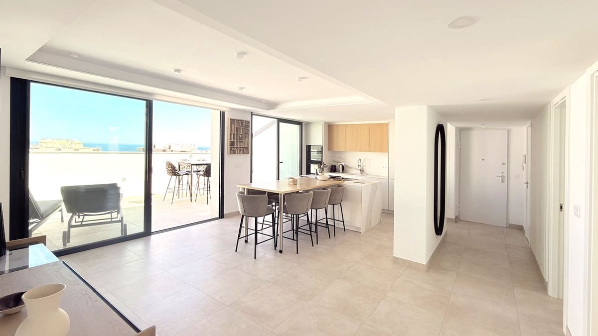 3 soveværelse Penthouse til salg i Fuengirola med swimmingpool garage - € 1.750.000 (Ref: 9789909)