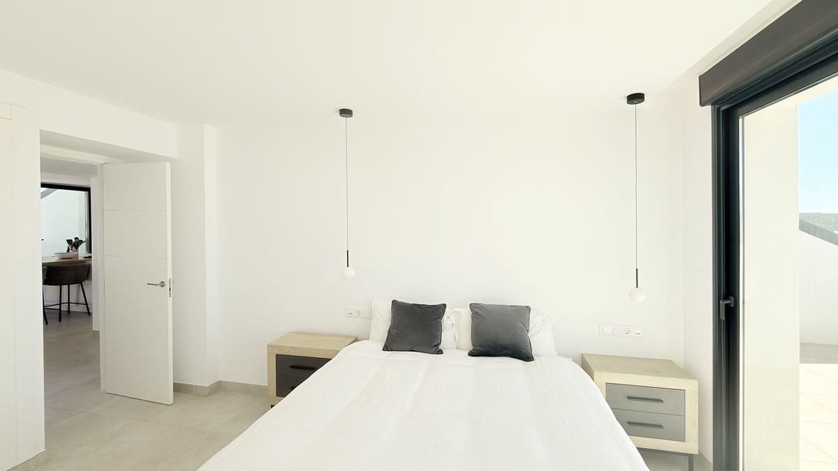 3 soveværelse Penthouse til salg i Fuengirola med swimmingpool garage - € 1.750.000 (Ref: 9789909)