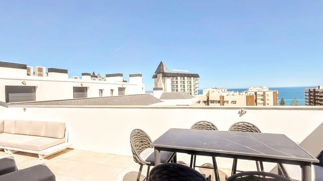 3 sypialnia Penthouse na sprzedaż w Fuengirola z basenem garażem - 1 750 000 € (Ref: 9789909)