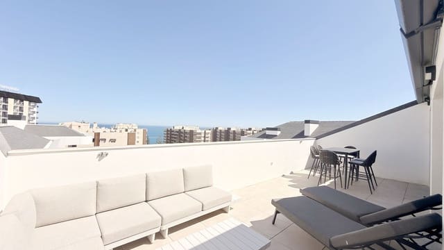 3 sypialnia Penthouse na sprzedaż w Fuengirola z basenem garażem - 1 750 000 € (Ref: 9789909)