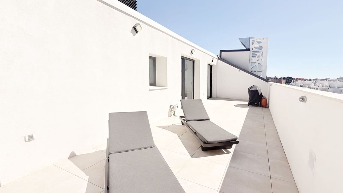 3 soveværelse Penthouse til salg i Fuengirola med swimmingpool garage - € 1.750.000 (Ref: 9789909)