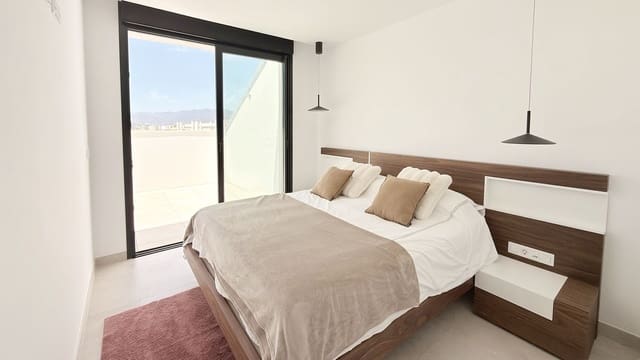 3 sypialnia Penthouse na sprzedaż w Fuengirola z basenem garażem - 1 750 000 € (Ref: 9789909)