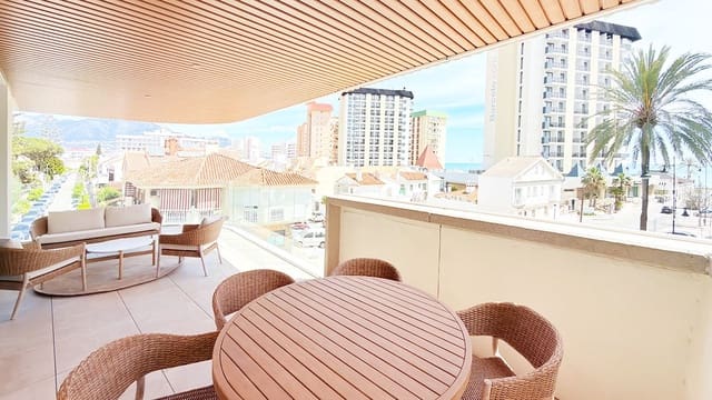 2 makuuhuone Huoneisto myytävänä paikassa Fuengirola mukana uima-altaan 
autotalli - 820 000 € (Ref: 9802727)