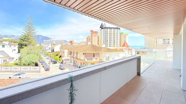 2 bedroom Apartment for sale in Fuengirola with pool garage - € 820,000 (Ref: 9802727)