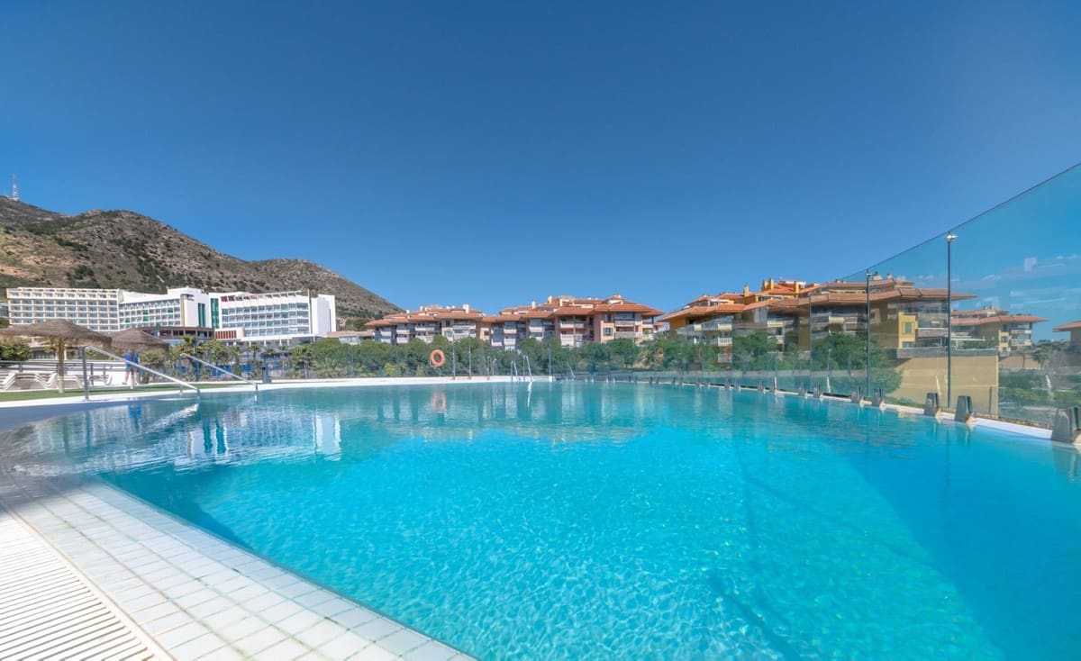3 soverom Penthouse til salgs i Fuengirola med svømmebasseng garasje - € 895 000 (Ref: 9877593)