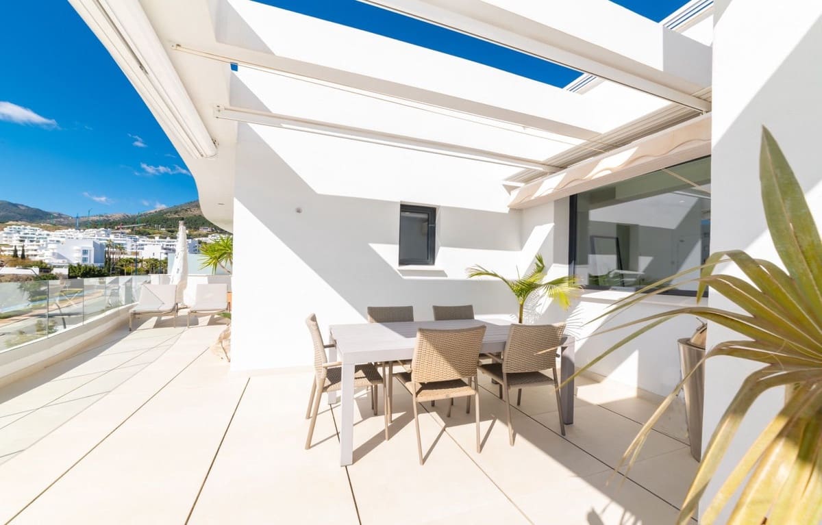 3 soverom Penthouse til salgs i Fuengirola med svømmebasseng garasje - € 895 000 (Ref: 9877593)