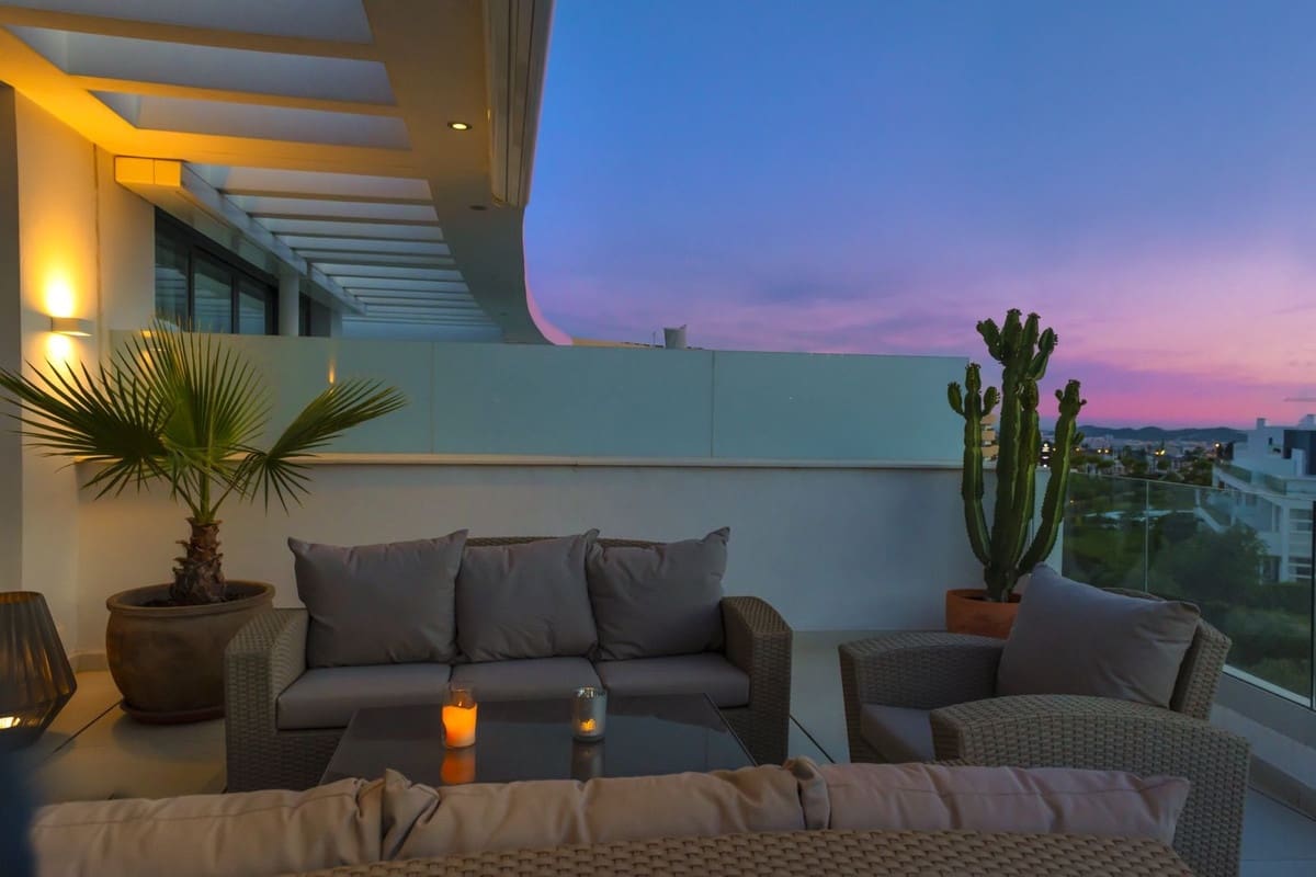3 soverom Penthouse til salgs i Fuengirola med svømmebasseng garasje - € 895 000 (Ref: 9877593)