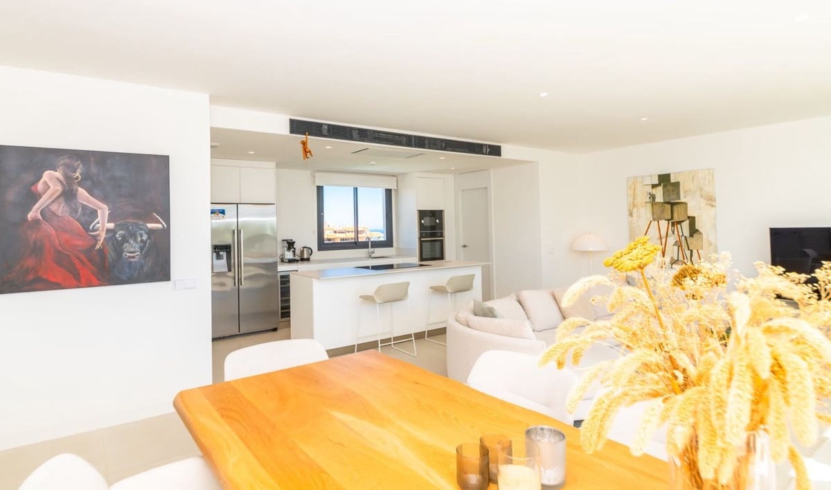 3 soverom Penthouse til salgs i Fuengirola med svømmebasseng garasje - € 895 000 (Ref: 9877593)