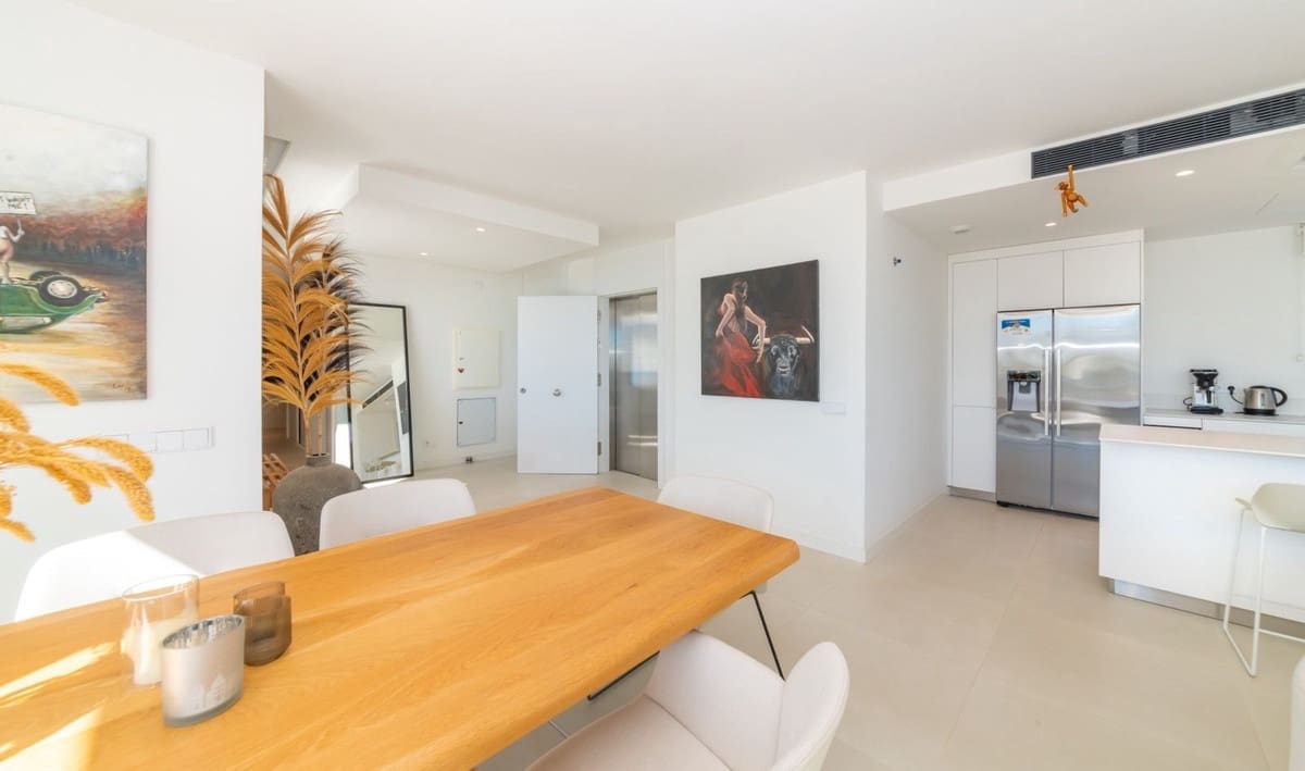 3 soverom Penthouse til salgs i Fuengirola med svømmebasseng garasje - € 895 000 (Ref: 9877593)