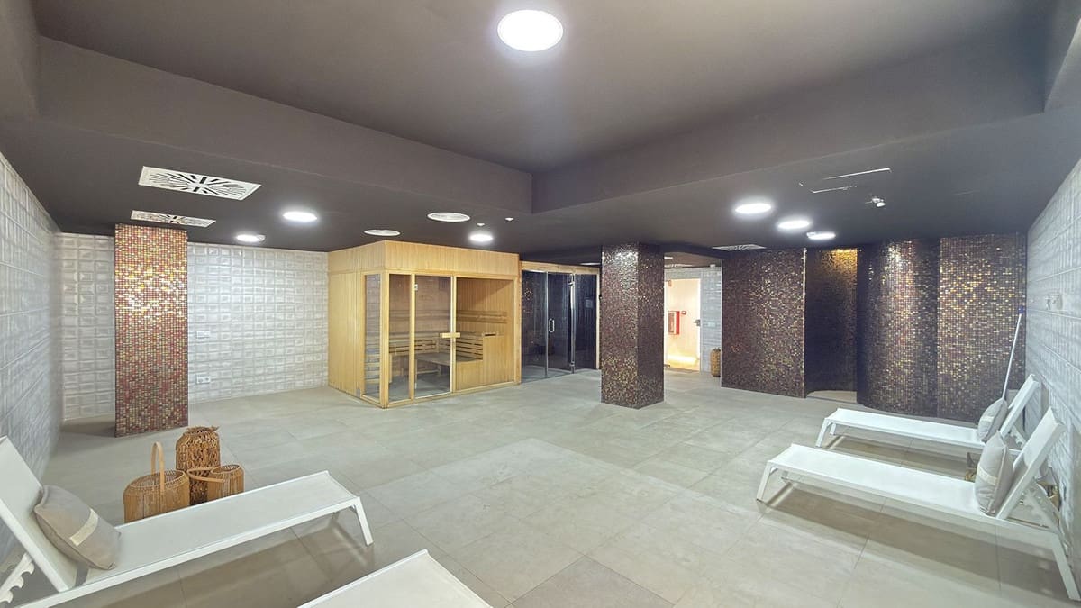 2 sovrum Takvåning till salu i Fuengirola med pool garage - 660 000 € (Ref: 9943933)