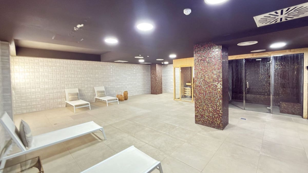 2 sovrum Takvåning till salu i Fuengirola med pool garage - 660 000 € (Ref: 9943933)
