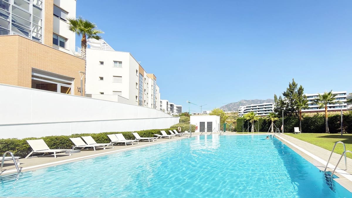 2 sovrum Takvåning till salu i Fuengirola med pool garage - 660 000 € (Ref: 9943933)