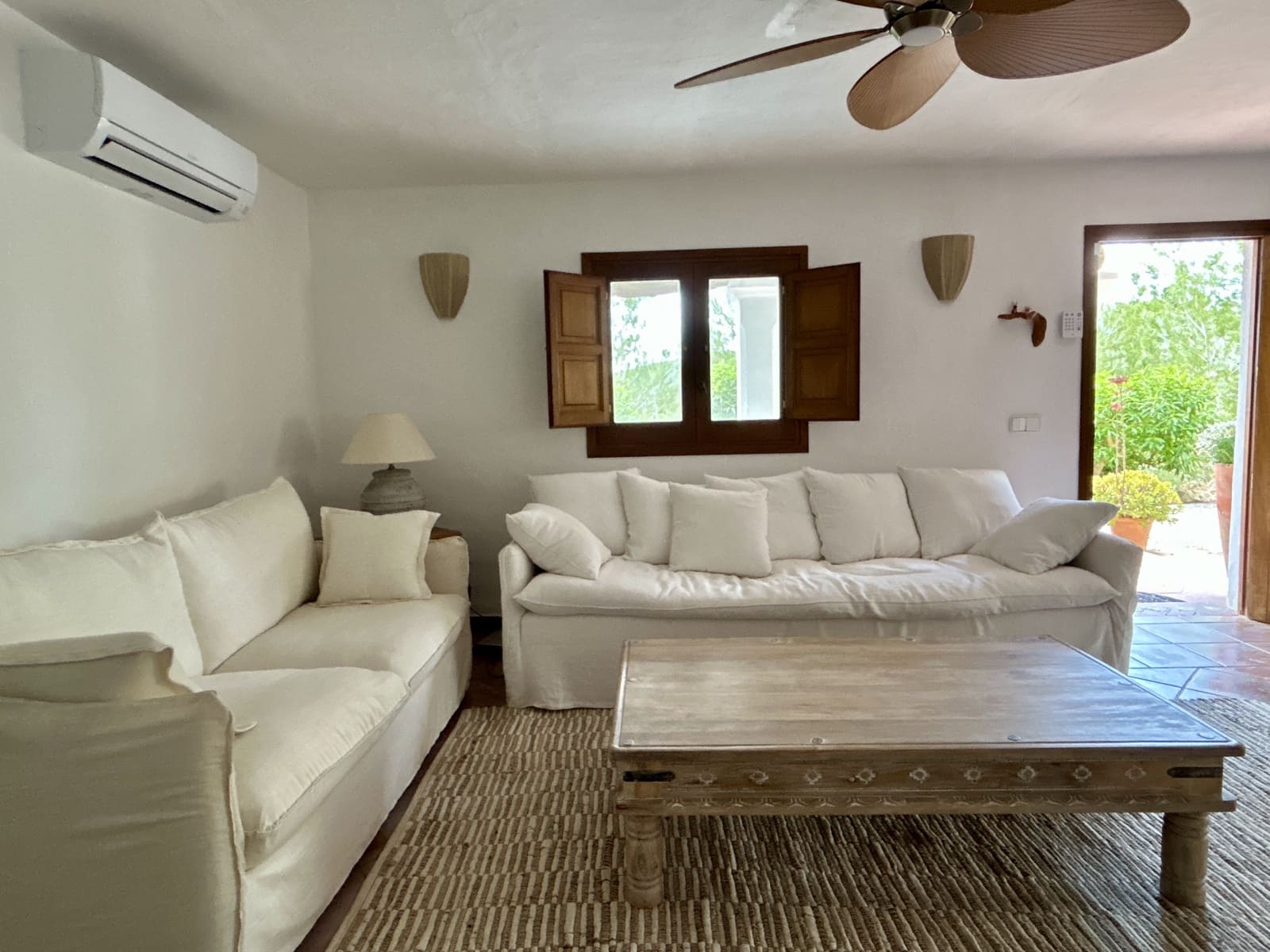 3 soveværelse Finca/Landehus til leje i Sant Joan de Labritja med swimmingpool garage - € 9.500 (Ref: 9848269)