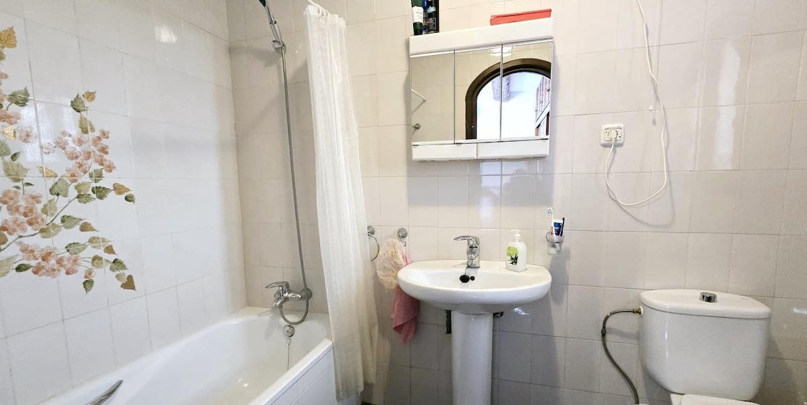 6 makuuhuone Majatalo/aamiaismajoitus myytävänä paikassa Competa mukana uima-altaan 
autotalli - 749 950 € (Ref: 8862886)