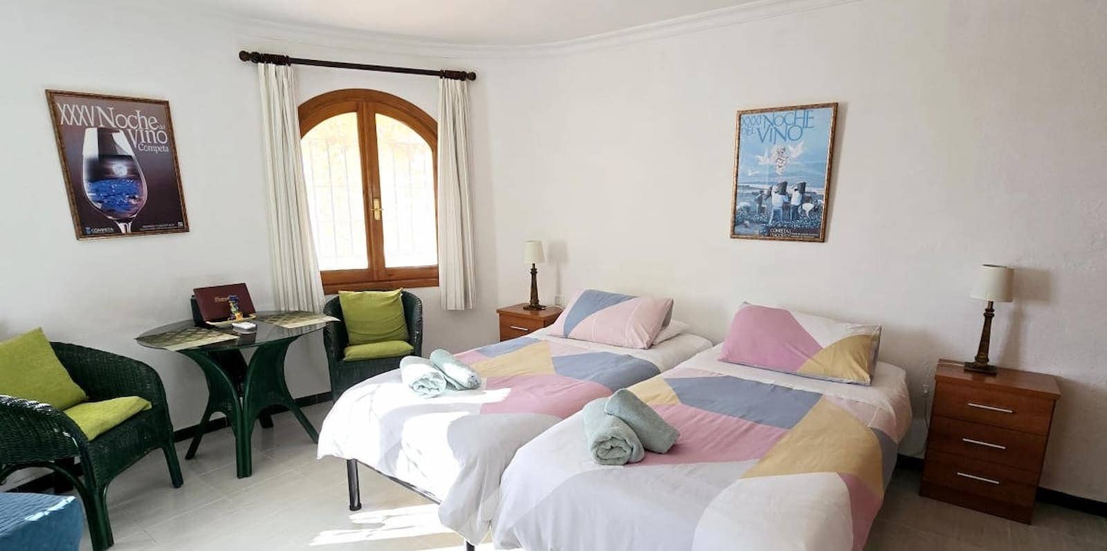 6 makuuhuone Majatalo/aamiaismajoitus myytävänä paikassa Competa mukana uima-altaan 
autotalli - 749 950 € (Ref: 8862886)