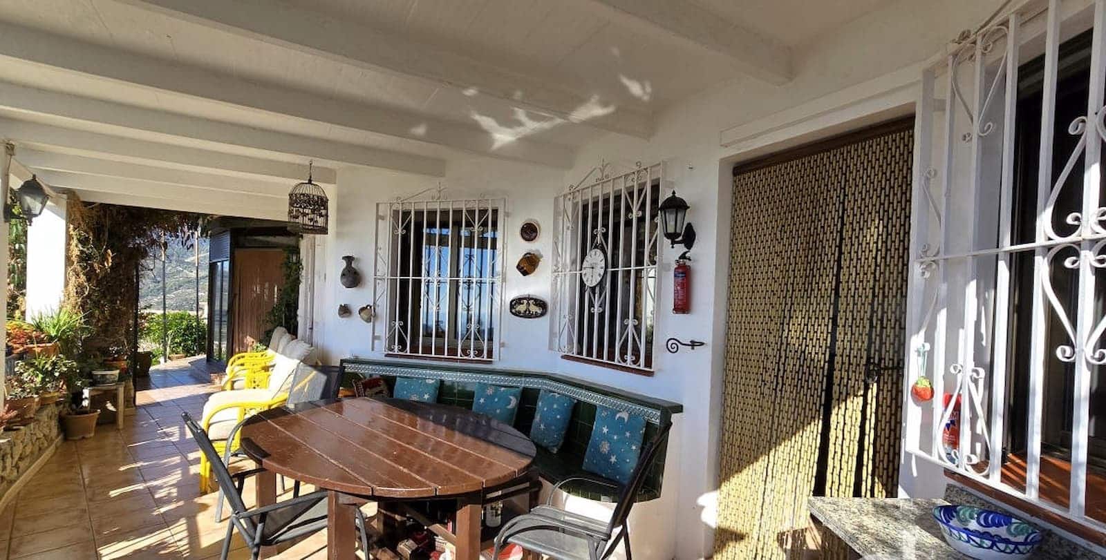 6 makuuhuone Majatalo/aamiaismajoitus myytävänä paikassa Competa mukana uima-altaan 
autotalli - 749 950 € (Ref: 8862886)