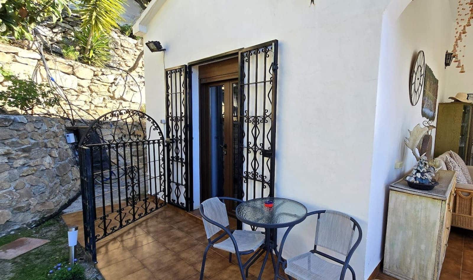 6 makuuhuone Majatalo/aamiaismajoitus myytävänä paikassa Competa mukana uima-altaan 
autotalli - 749 950 € (Ref: 8862886)