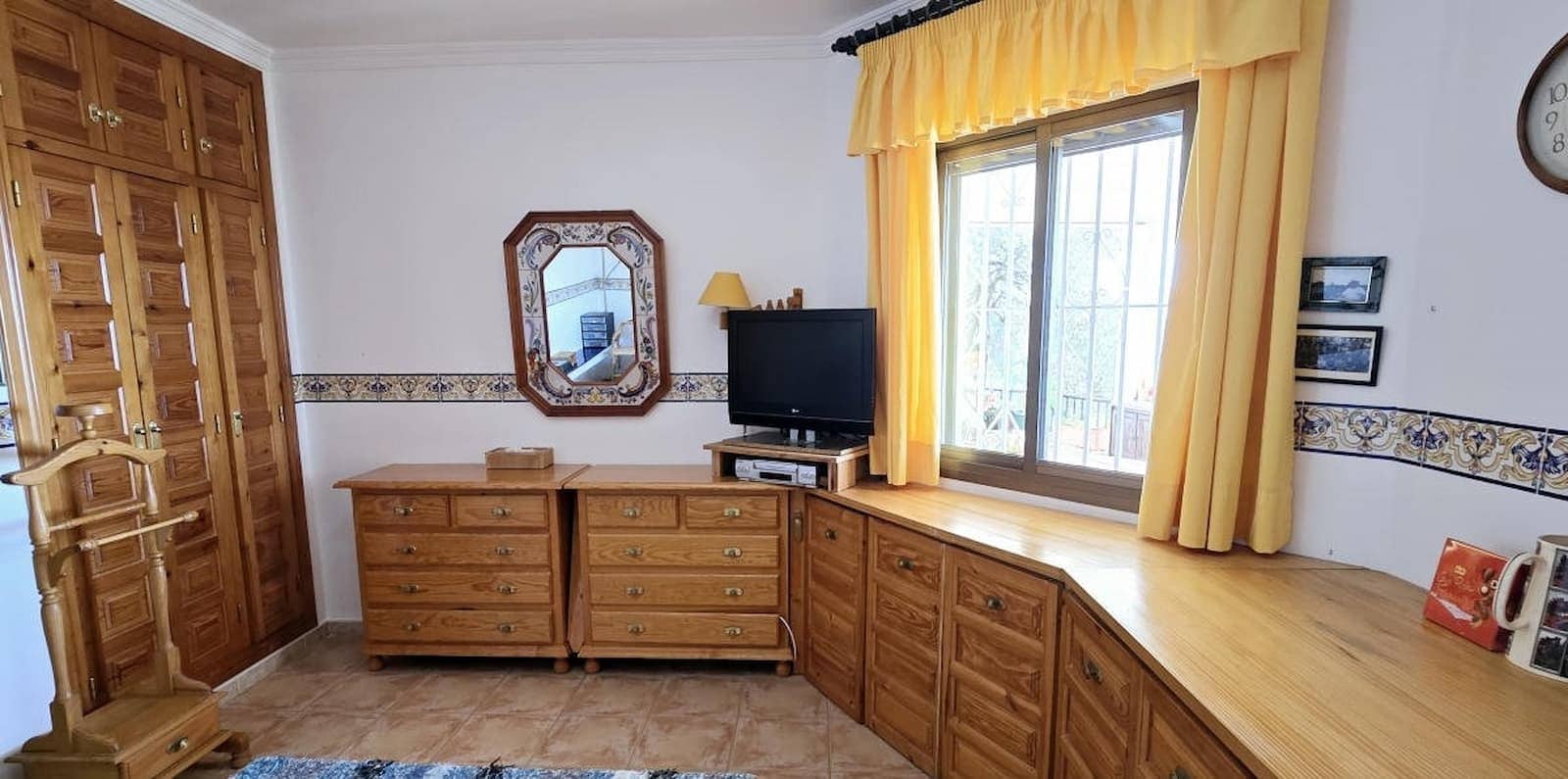 6 makuuhuone Majatalo/aamiaismajoitus myytävänä paikassa Competa mukana uima-altaan 
autotalli - 749 950 € (Ref: 8862886)