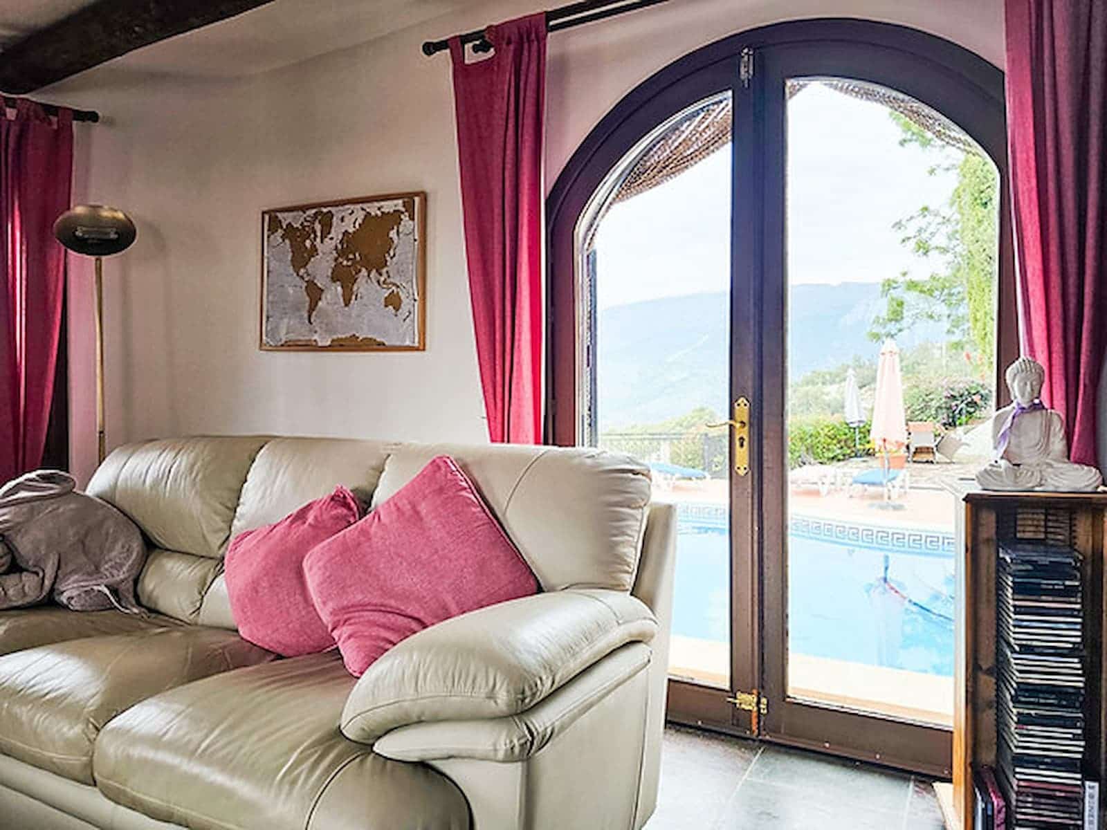 6 makuuhuone Majatalo/aamiaismajoitus myytävänä paikassa Competa mukana uima-altaan 
autotalli - 749 950 € (Ref: 8862886)