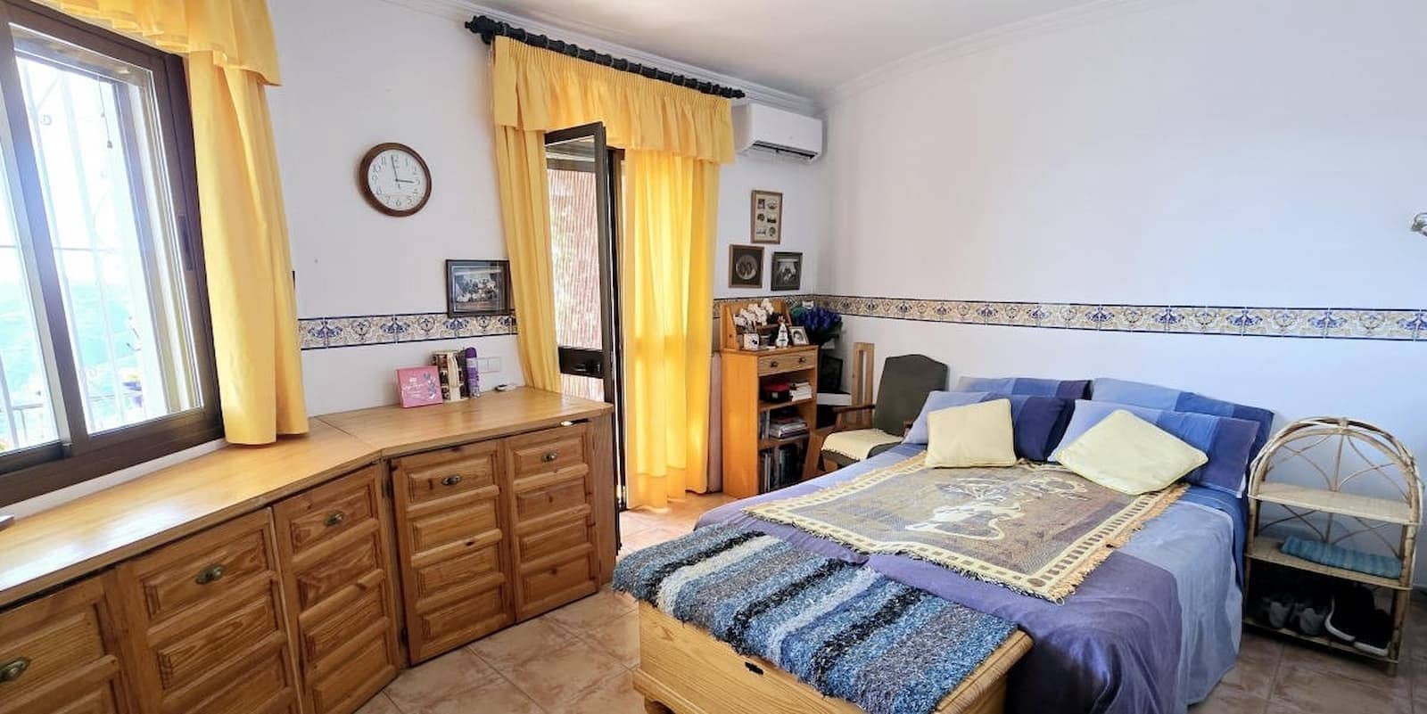 6 makuuhuone Majatalo/aamiaismajoitus myytävänä paikassa Competa mukana uima-altaan 
autotalli - 749 950 € (Ref: 8862886)