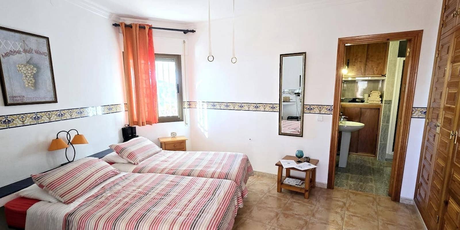 6 makuuhuone Majatalo/aamiaismajoitus myytävänä paikassa Competa mukana uima-altaan 
autotalli - 749 950 € (Ref: 8862886)