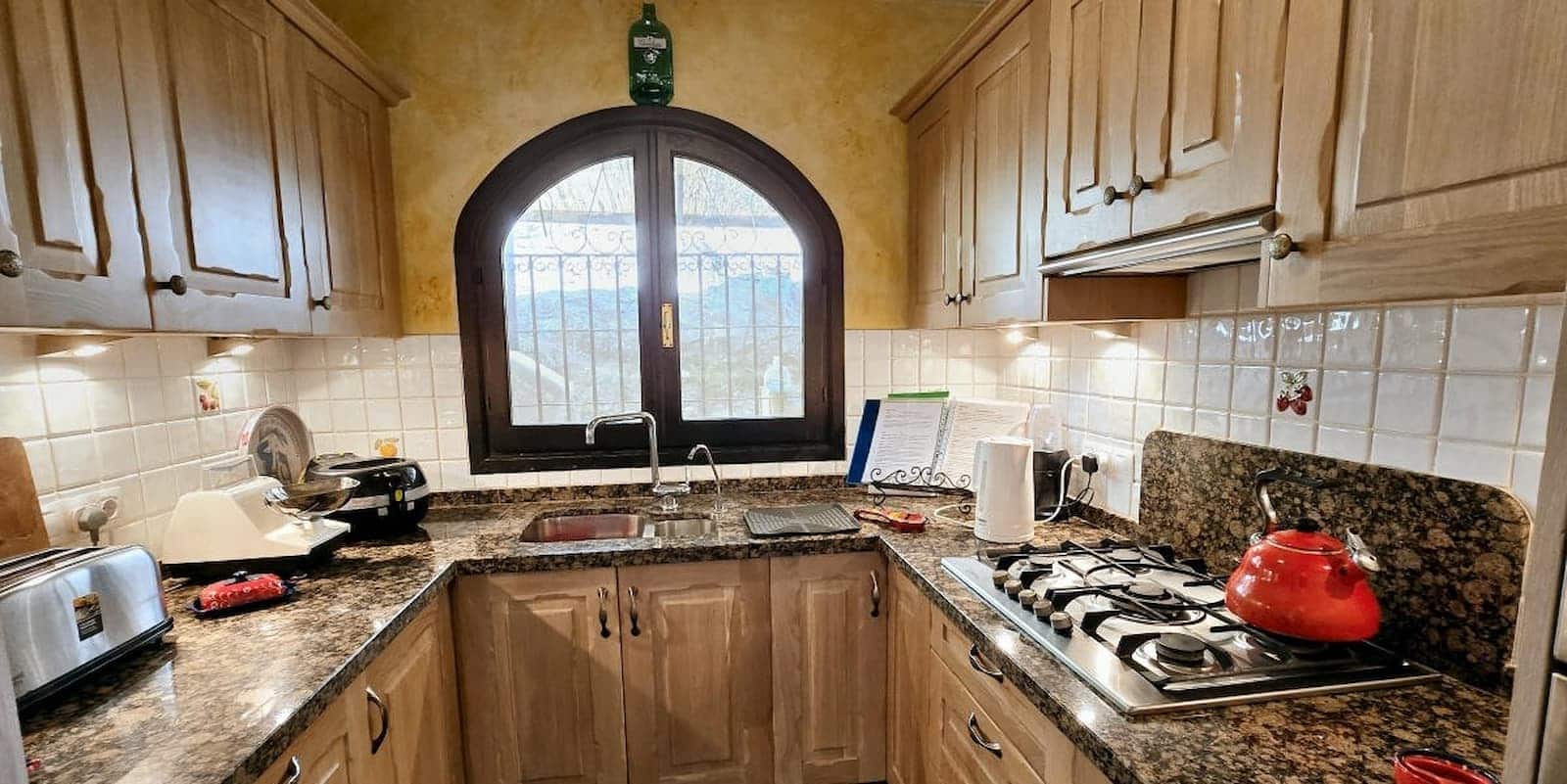 6 makuuhuone Majatalo/aamiaismajoitus myytävänä paikassa Competa mukana uima-altaan 
autotalli - 749 950 € (Ref: 8862886)