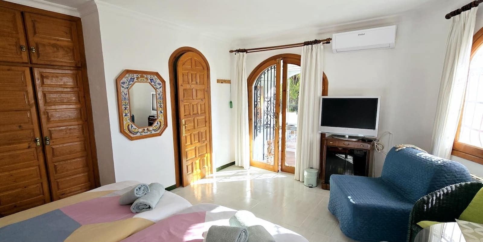 6 makuuhuone Majatalo/aamiaismajoitus myytävänä paikassa Competa mukana uima-altaan 
autotalli - 749 950 € (Ref: 8862886)