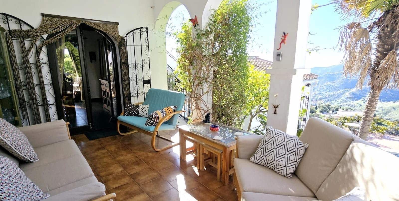 6 makuuhuone Majatalo/aamiaismajoitus myytävänä paikassa Competa mukana uima-altaan 
autotalli - 749 950 € (Ref: 8862886)