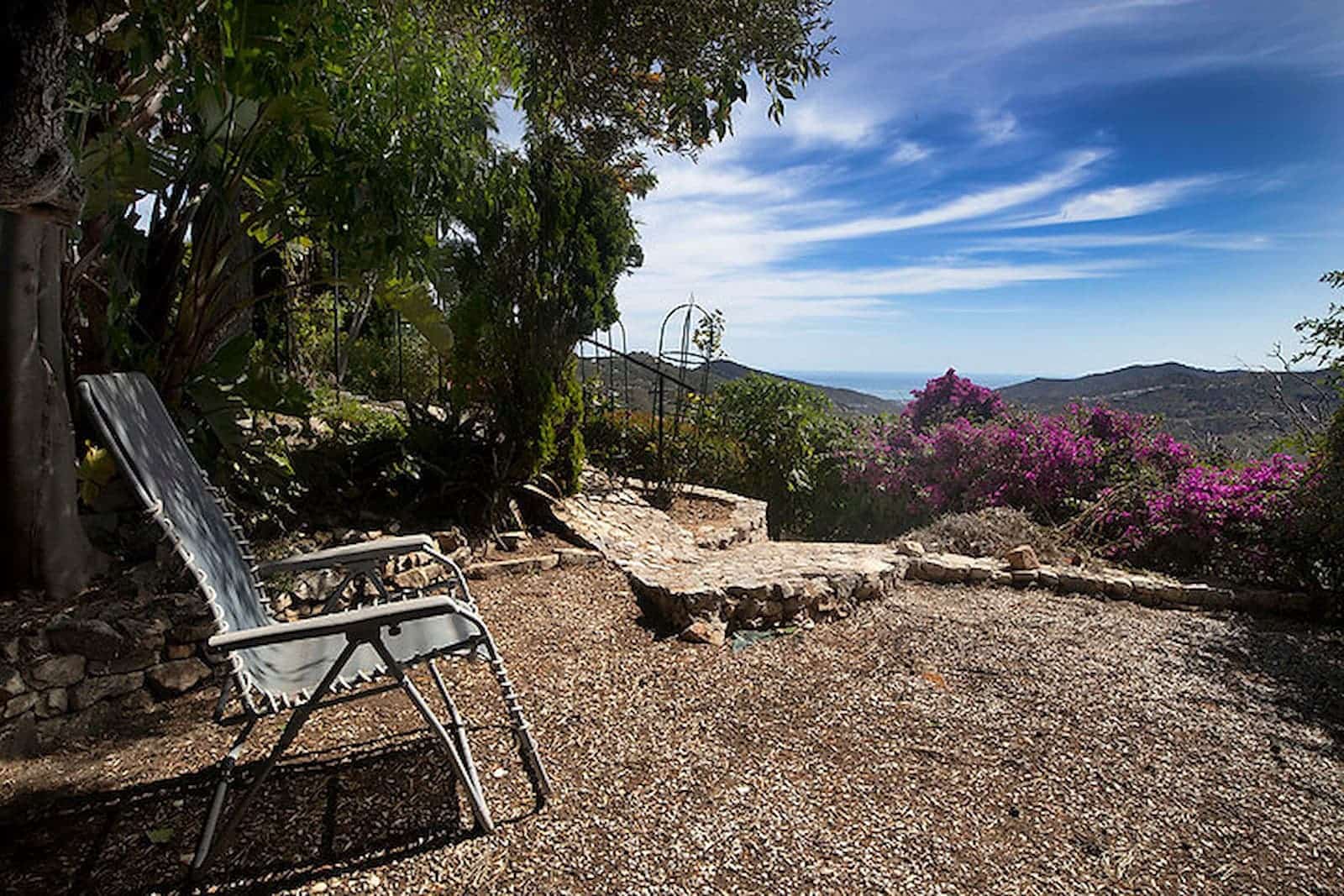 6 makuuhuone Majatalo/aamiaismajoitus myytävänä paikassa Competa mukana uima-altaan 
autotalli - 749 950 € (Ref: 8862886)