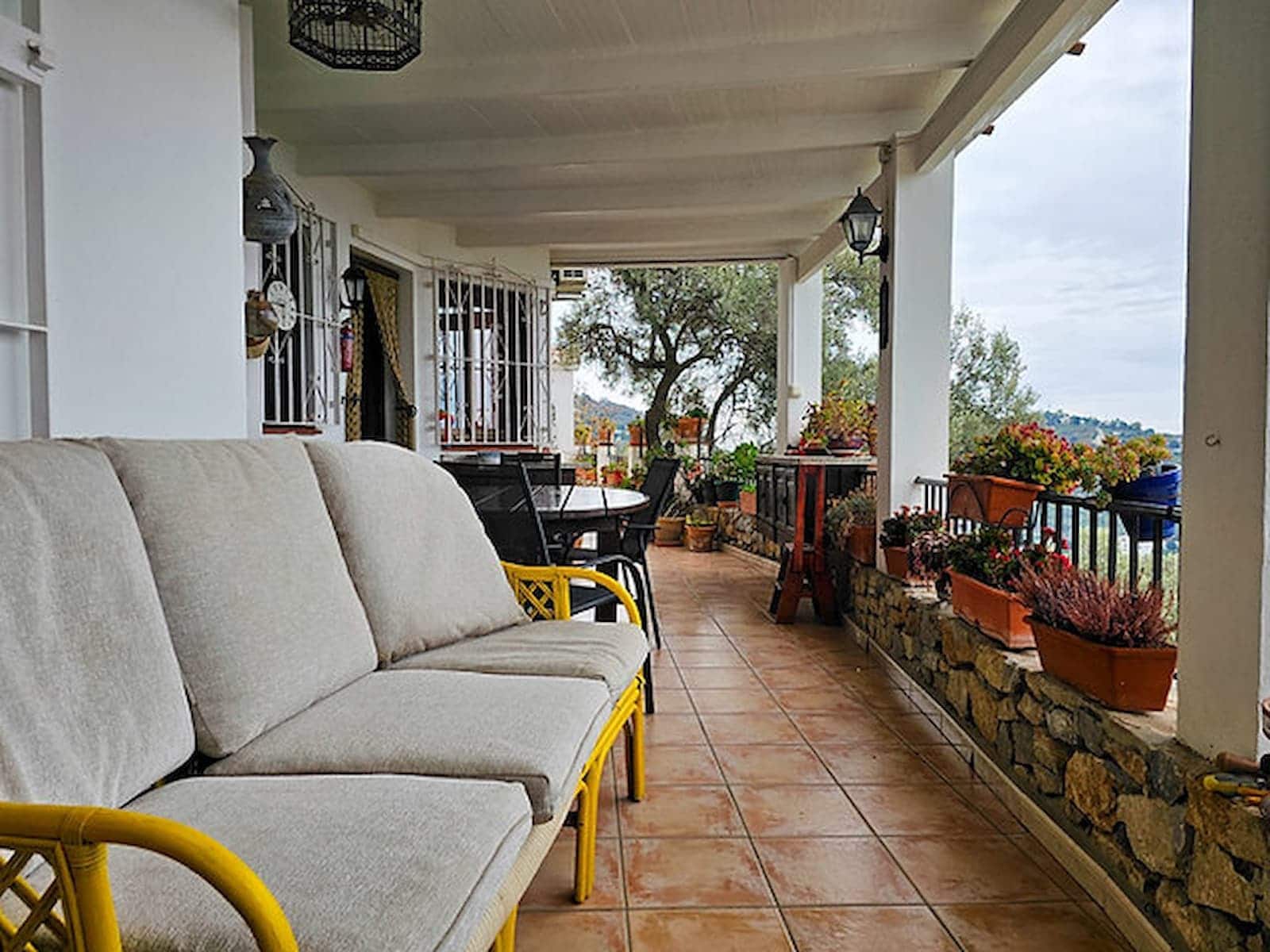 6 makuuhuone Majatalo/aamiaismajoitus myytävänä paikassa Competa mukana uima-altaan 
autotalli - 749 950 € (Ref: 8862886)