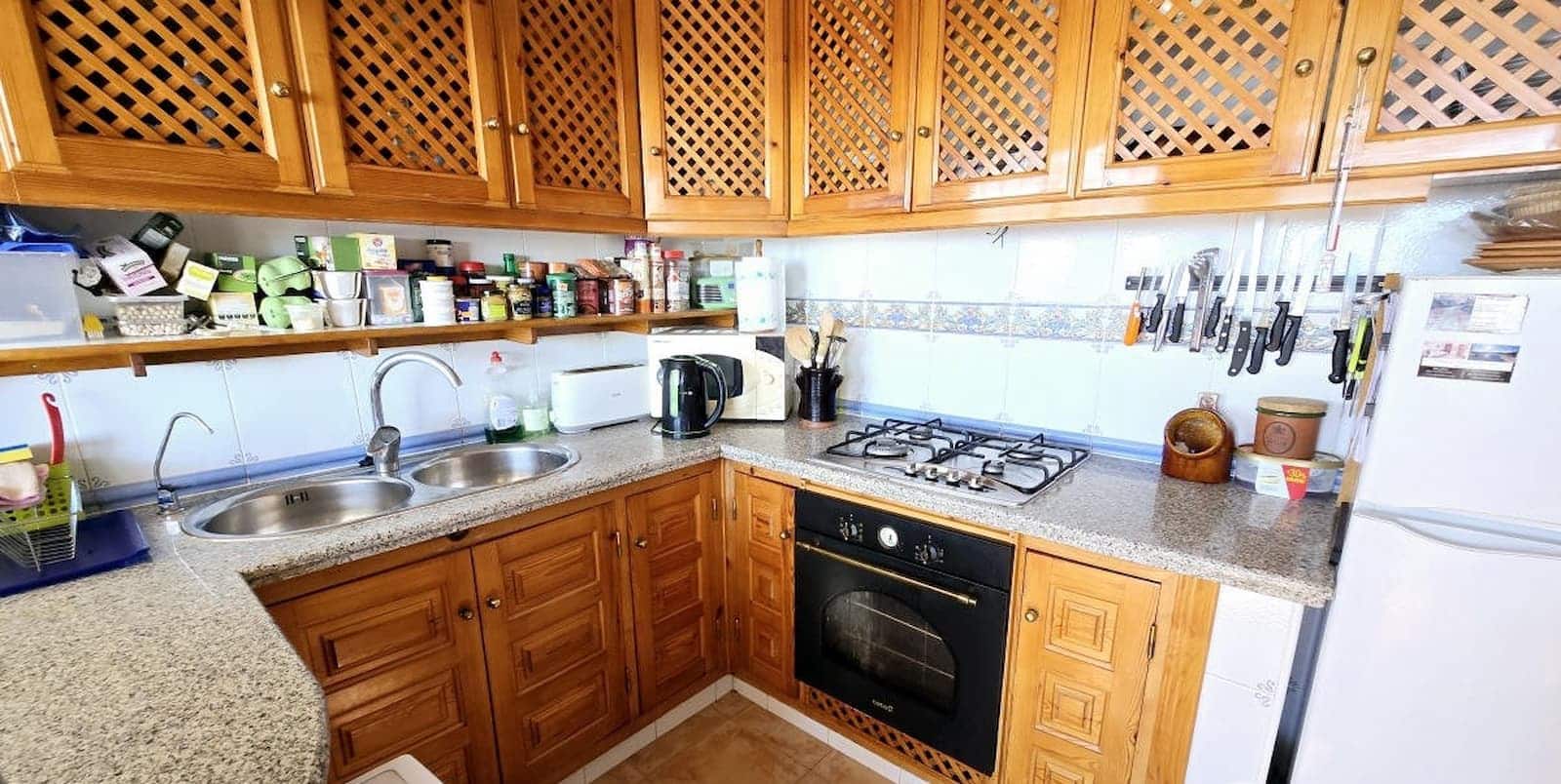 6 makuuhuone Majatalo/aamiaismajoitus myytävänä paikassa Competa mukana uima-altaan 
autotalli - 749 950 € (Ref: 8862886)