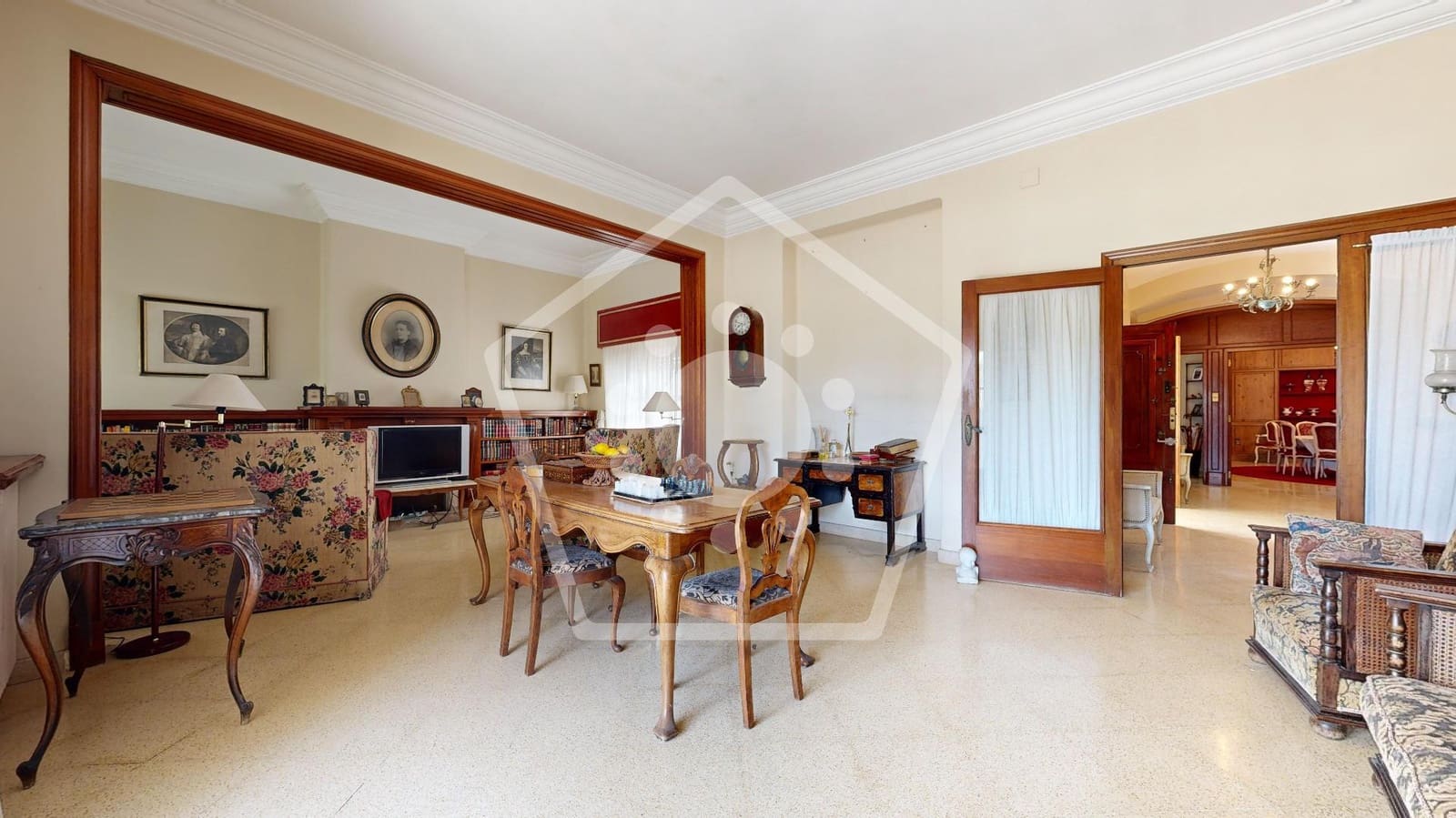 5 soverom Villa til salgs i Rocafort med svømmebasseng garasje - € 1 590 000 (Ref: 8842430)