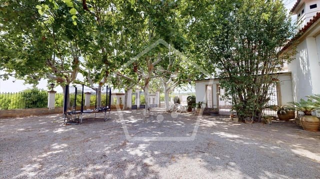 5 bedroom Villa for sale in Rocafort with pool garage - € 1,590,000 (Ref: 8842430)