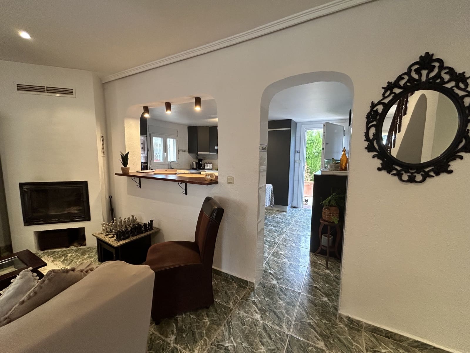 4 bedroom Villa for sale in Betera with pool garage - € 399,000 (Ref: 9849988)