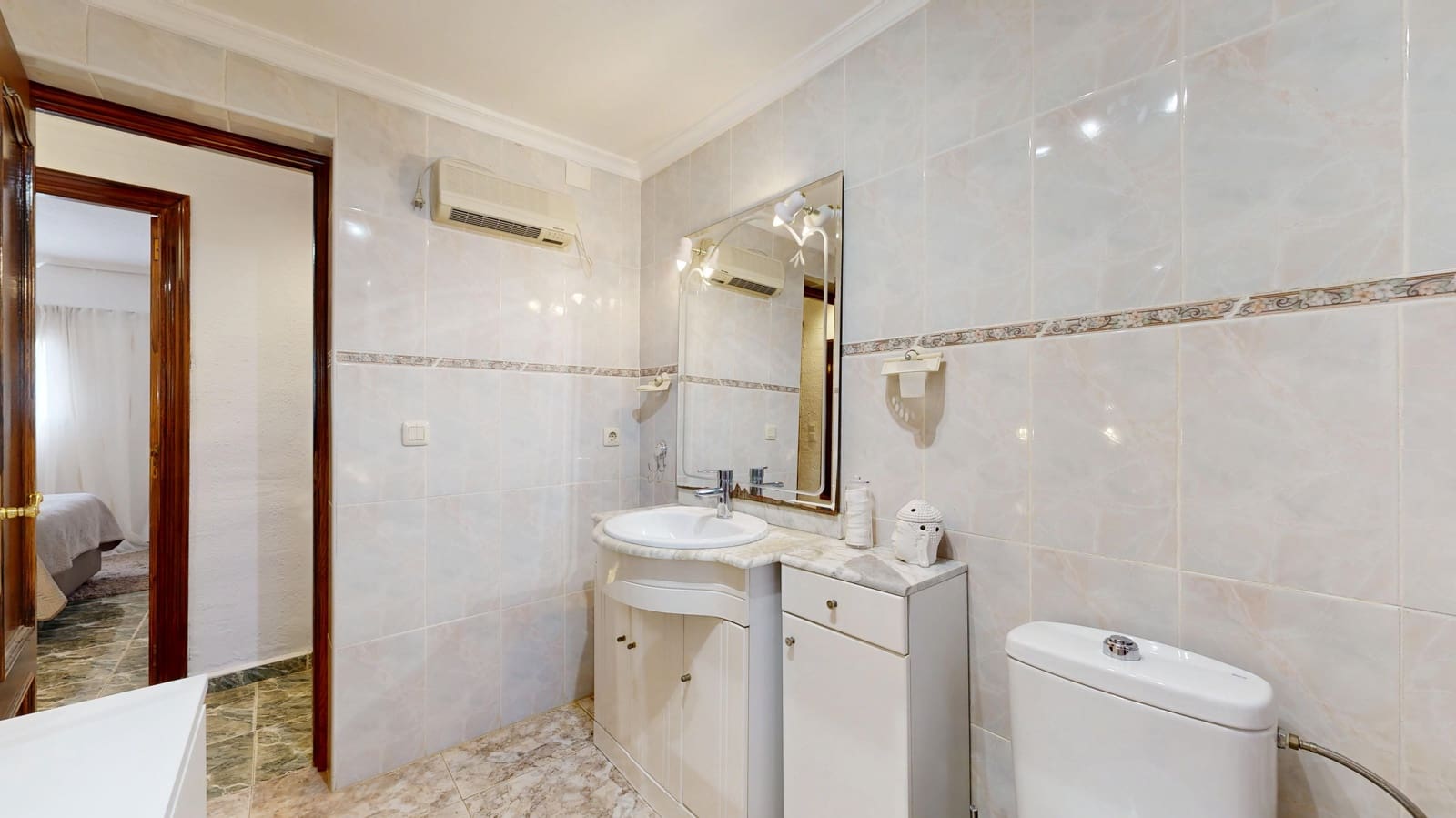 4 bedroom Villa for sale in Betera with pool garage - € 399,000 (Ref: 9849988)