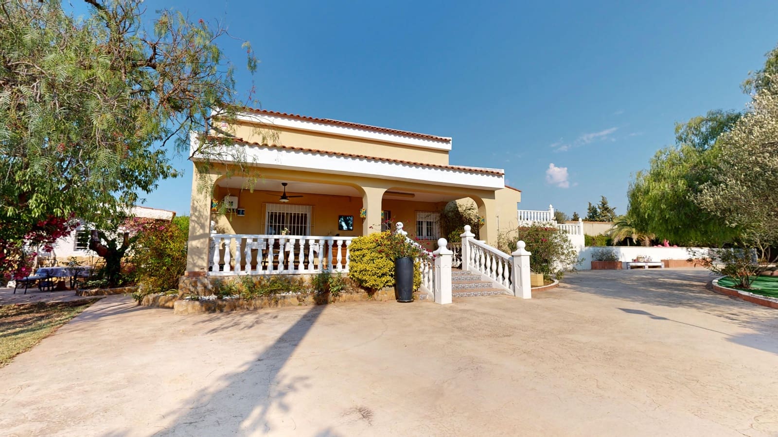4 bedroom Villa for sale in Betera with pool garage - € 399,000 (Ref: 9849988)