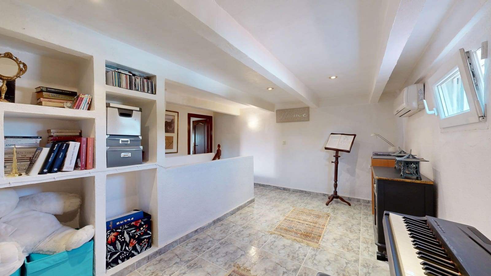 4 bedroom Villa for sale in Betera with pool garage - € 399,000 (Ref: 9849988)