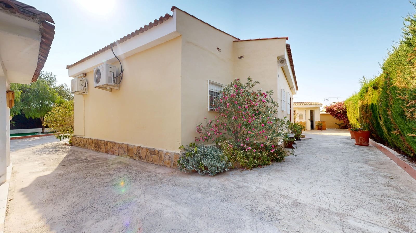4 bedroom Villa for sale in Betera with pool garage - € 399,000 (Ref: 9849988)