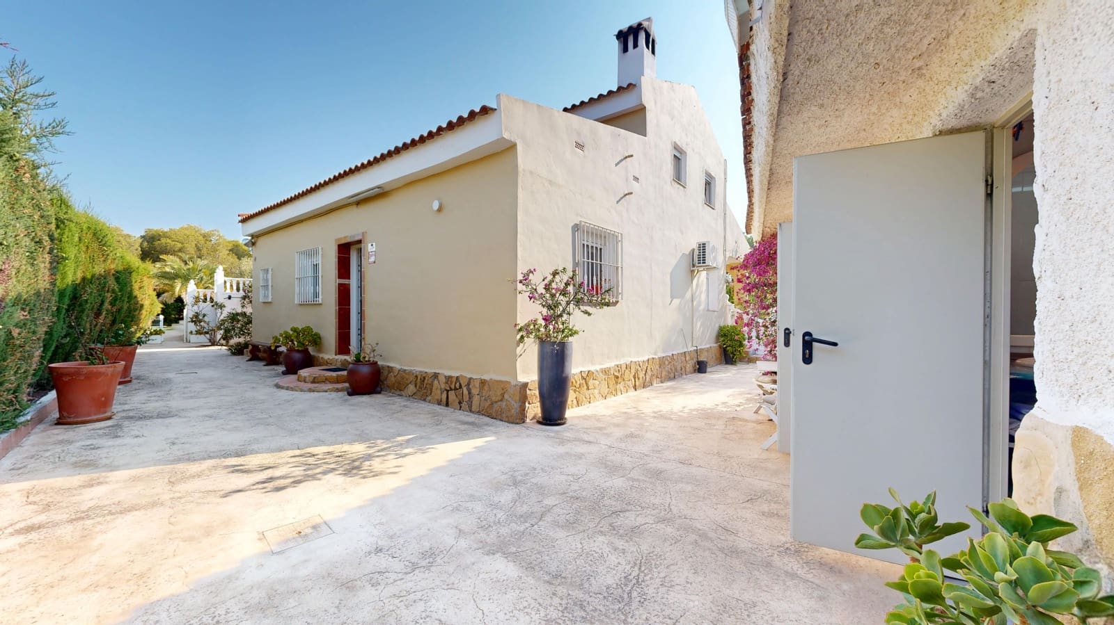 4 bedroom Villa for sale in Betera with pool garage - € 399,000 (Ref: 9849988)