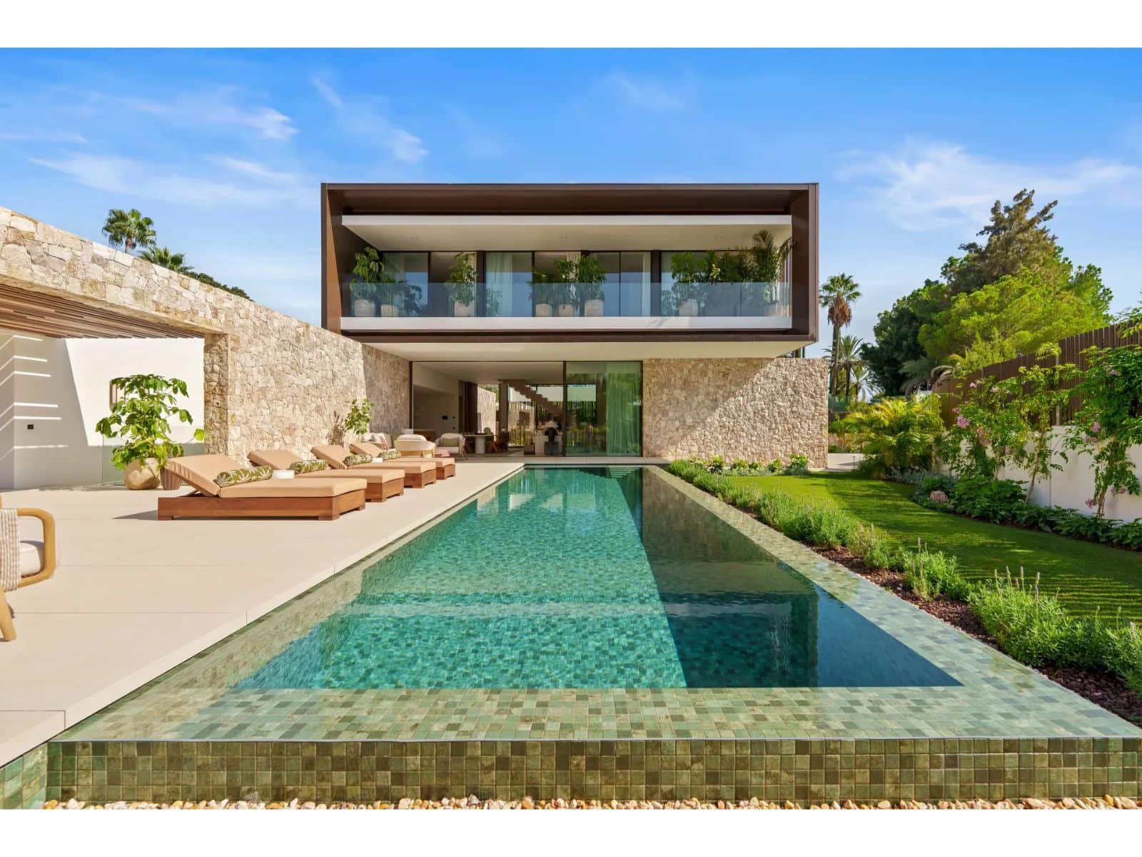 5 bedroom Villa for sale in Marbella with pool garage - € 5,995,000 (Ref: 10000288)
