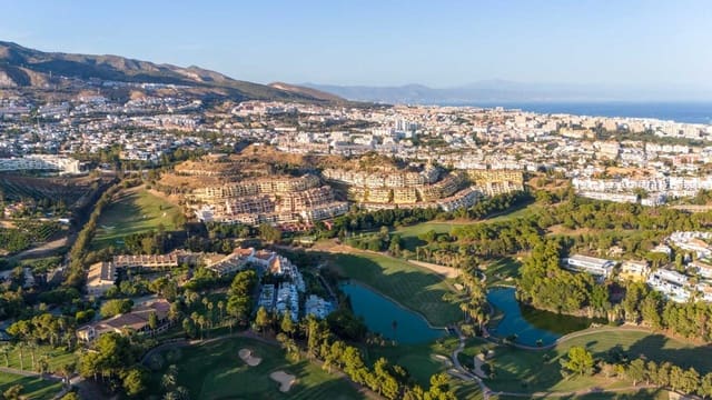 2 soveværelse Lejlighed til salg i Cortijo Torrequebrada, Benalmádena med swimmingpool garage - € 420.000 (Ref: 10000350)